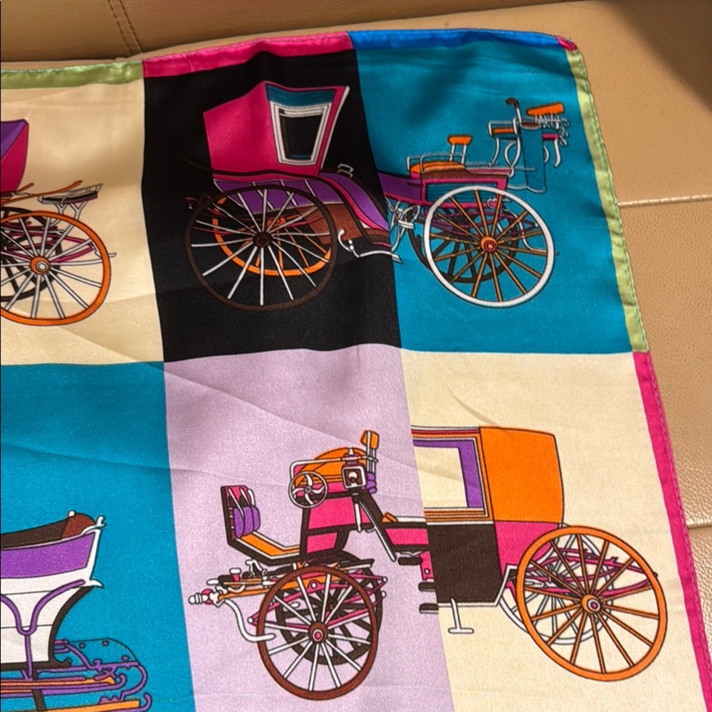 Colorful Carriage Print Scarf - Picture 4 of 7